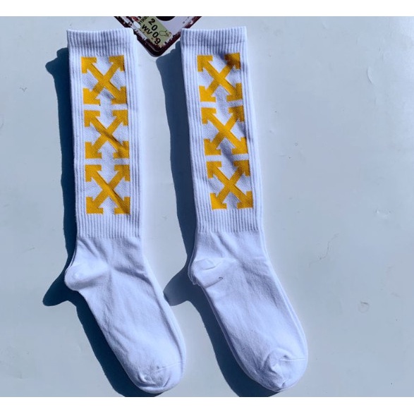 Vớ OFF WHITE siêu cao cổ phong cách thể thao, trẻ trung, năng động.