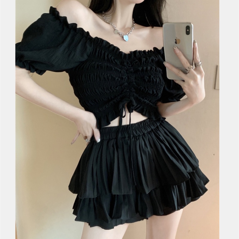 Bộ Áo Sơ Mi Ngắn Tay Trễ Vai + Chân Váy Ngắn Lưng Cao Xếp Ly Dễ Thương