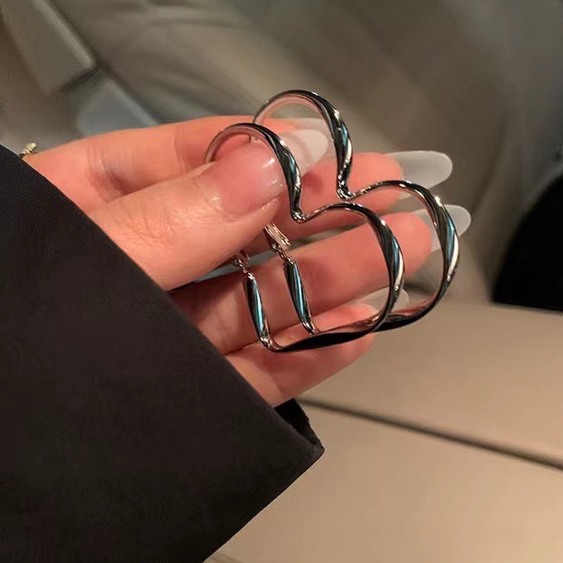 Đôi Bông Tai Mạ Bạc 925 Hình Trái Tim Lớn