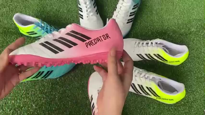 Giày đá bóng đá banh sân cỏ nhân tạo | BigBuy360 - bigbuy360.vn