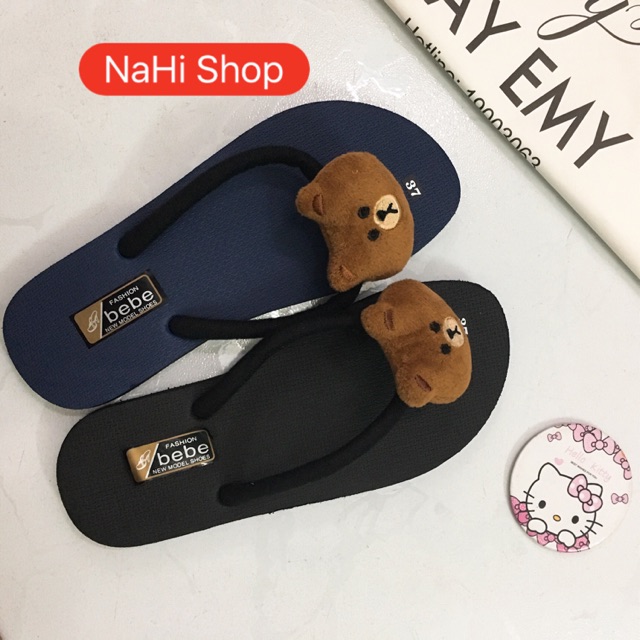 Dép xỏ ngón gấu đen