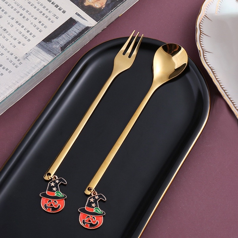 MUỖNG VÀ NĨA CAFE TRÁNG MIỆNG HALLOWEEN CÓ CHARM ĐỘC LẠ