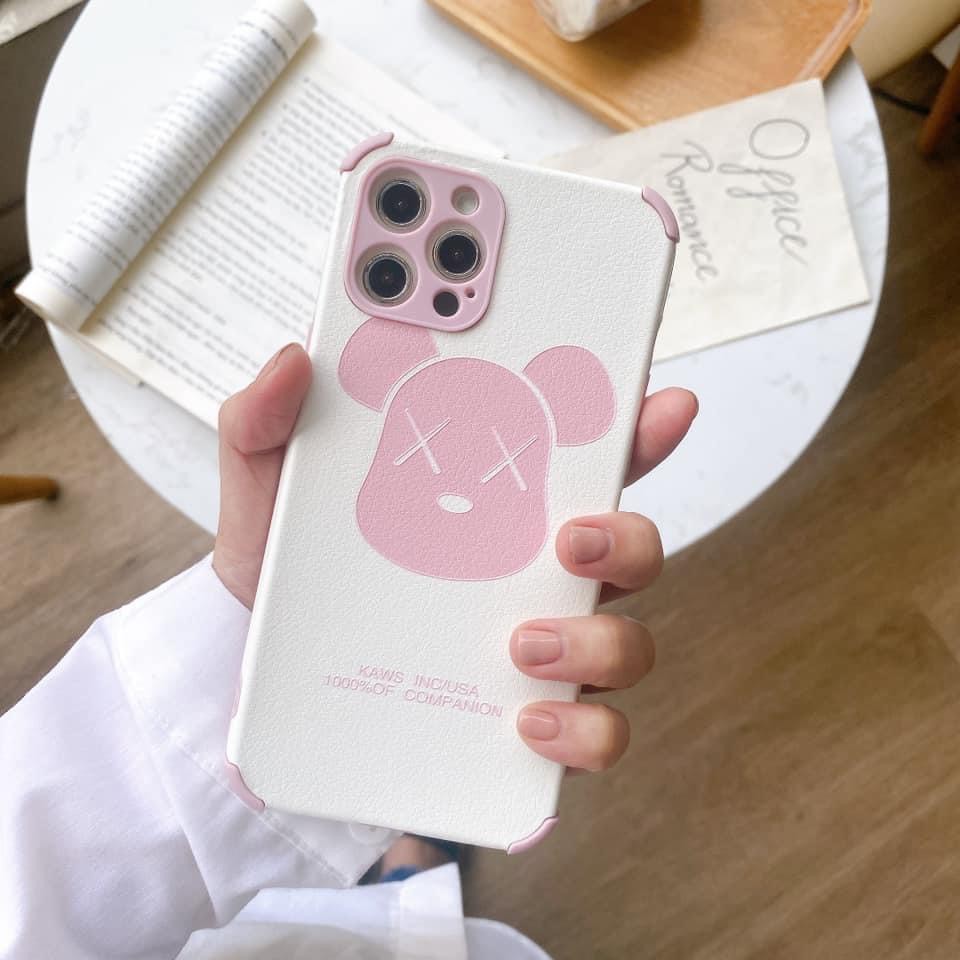 Ốp lưng iphone IDM DA KAWS HỒNG NỀN TRẮNG 6s plus/6/7/7plus/8/8plus/x/xs/xs max/11/11 pro/11 promax,Anh Ga Case