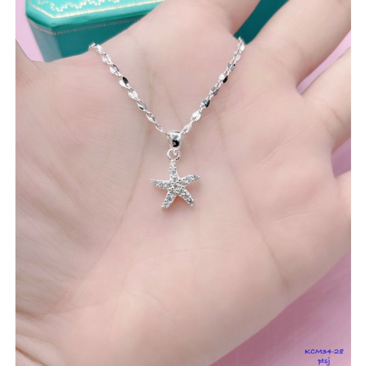 Dây chuyền bạc kèm mặt nhiều mẫu trong bộ sưu tập thu đông năm nay rất thời trang cá tính