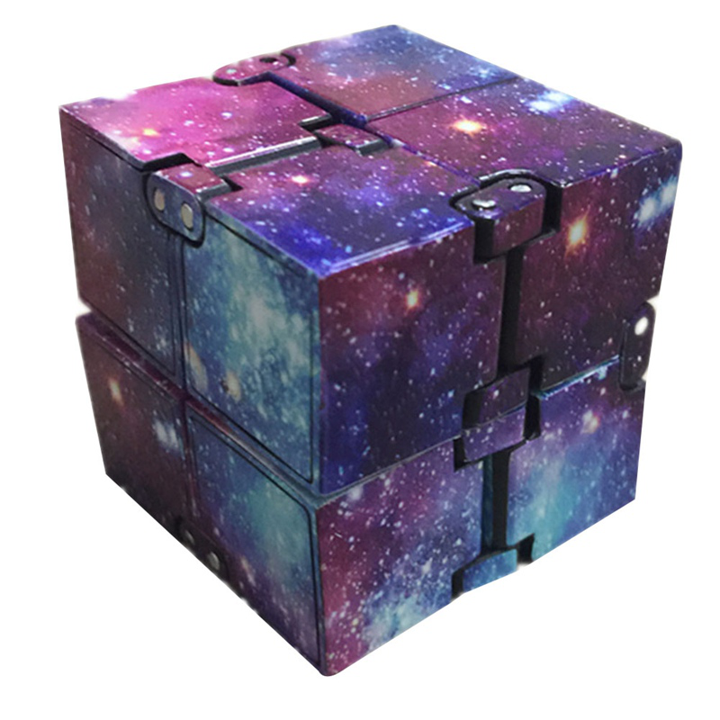 Khối Rubik Vô Cực Giúp Giảm Căng Thẳng Hiệu Quả