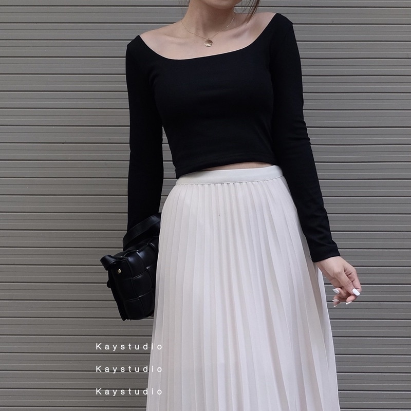 ÁO CROP ĐEN BẸT VAI TD