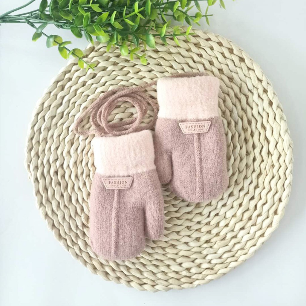 Găng tay cho bé, bao tay len mùa đông bé 1-8 tuổi có dây đeo cổ sành điệu