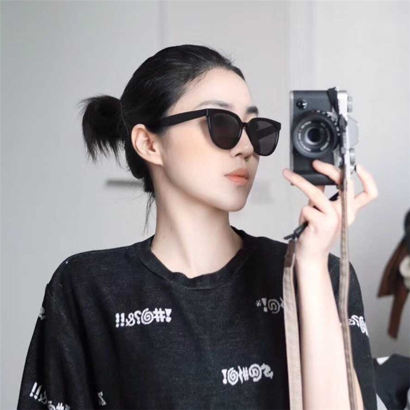 Kính râm nữ thời trang Khung lớn Kính râm màu đen cổ điển Kính râm lái xe đạp UV400