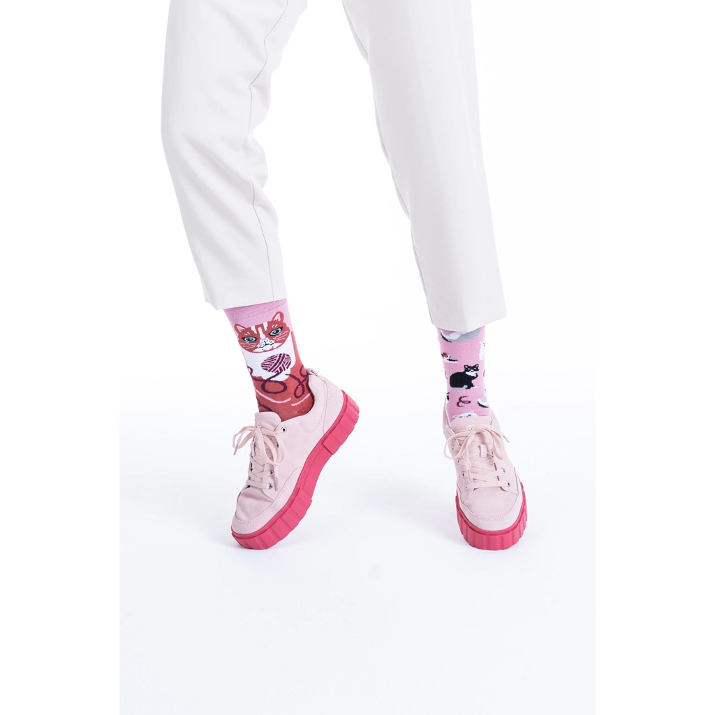 Tất(vớ) Nam Nữ họa tiết PLAYFUL CAT chất liệu cotton mềm mại đi êm chân và thấm hút mồ hôi và dễ chịu - PHÊ TẤT