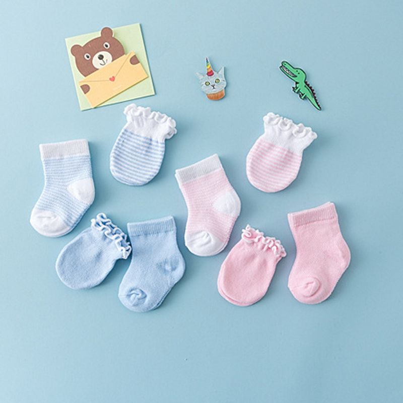 4 Đôi Găng Tay Chống Trượt Xinh Xắn Cho Bé