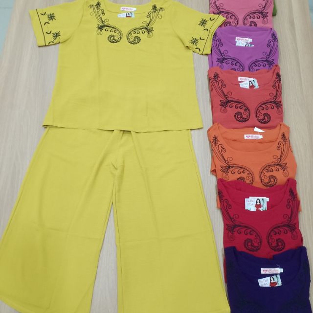 Sét đồ bộ đũi dành cho tuổi trung niên thêu viền cổ