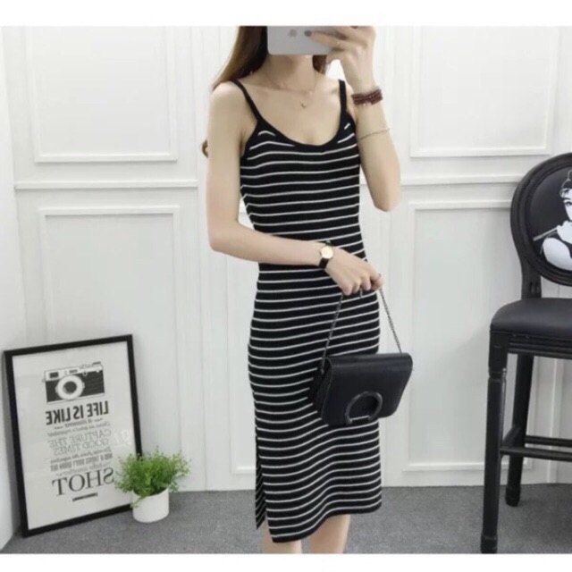 Váy cổ đức 