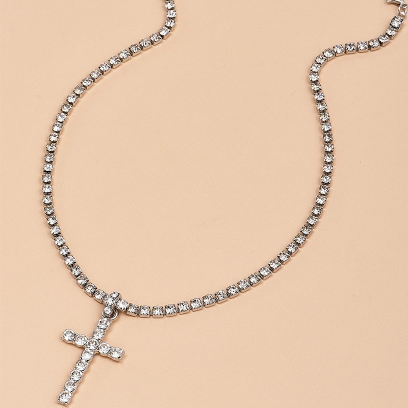Vòng cổ dây xích mặt hình thánh giá đính kim cương giả pha lê