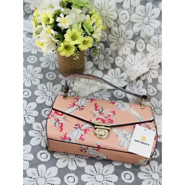 Thanh lý Bandolini trưng bày