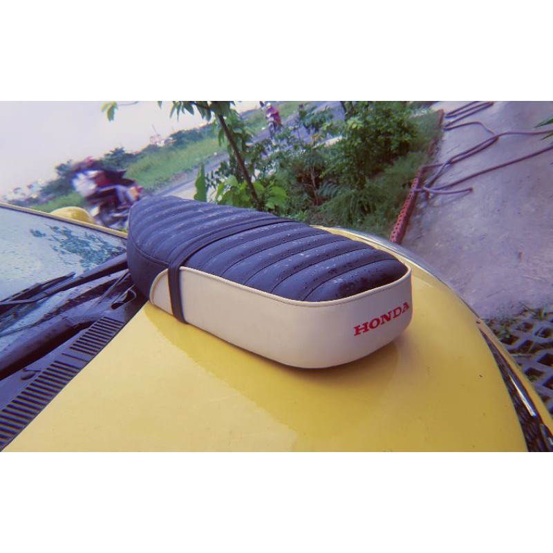 Yên dài cho Cub - mẫu yên bánh mì