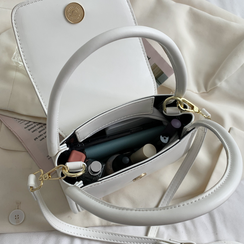 Túi đeo vai nữ IELGY thời trang sang trọng