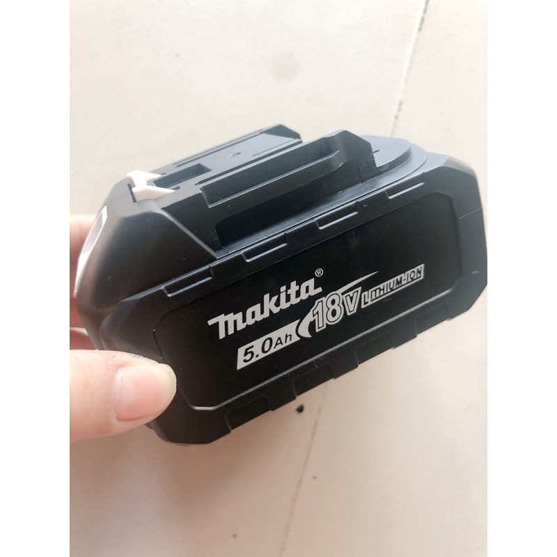 Pin makita 18v 5A có leb báo pin.pin đóng mới