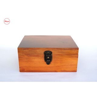 Hộp gỗ đựng đồ có khóa màu cánh gián kích thước 24x19x11cm