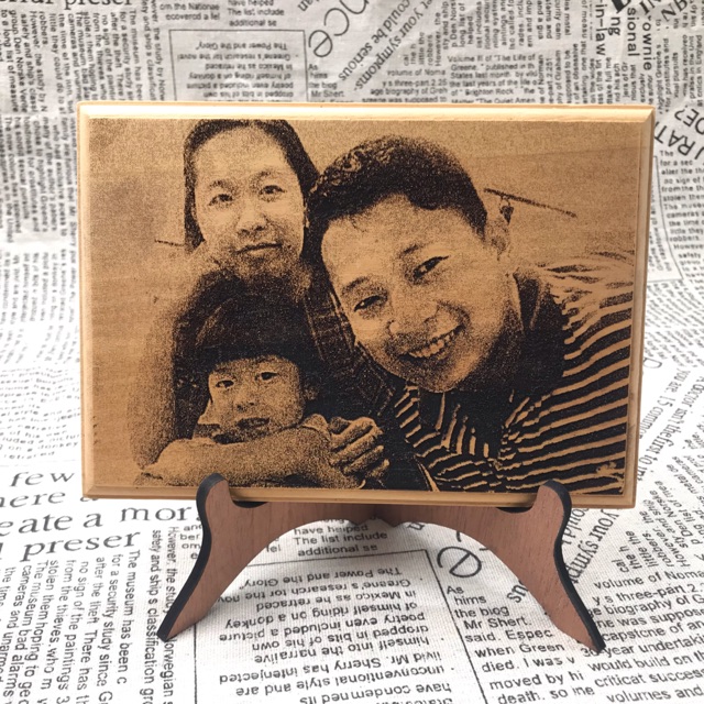 Khung ảnh gỗ khắc hình ảnh quà tặng lưu giữ kỉ niệm gia đình