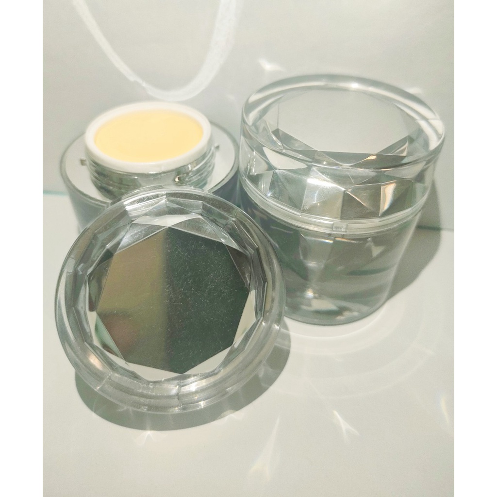 (Tặng kèm serum dưỡngKem dưỡng Kim Cương siêu trắng mới 20gr căng bóng trắng sáng, sạch thâm nám cao cấp mới