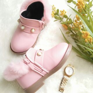 Combo Boot cổ thấp kèm vớ