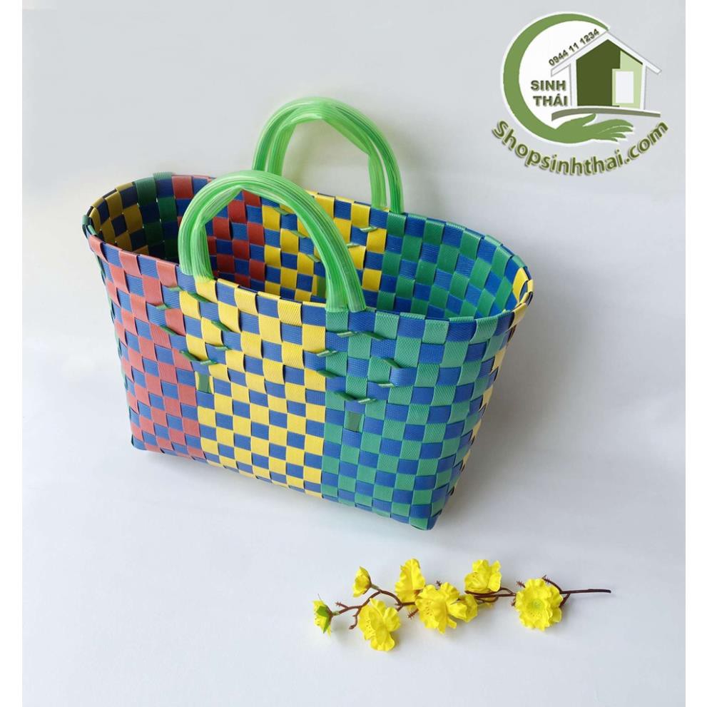 Giỏ làn nhựa giả mây đan nhiều màu, quai xách đôi 40cm x 25cm - màu ngẫu nhiên