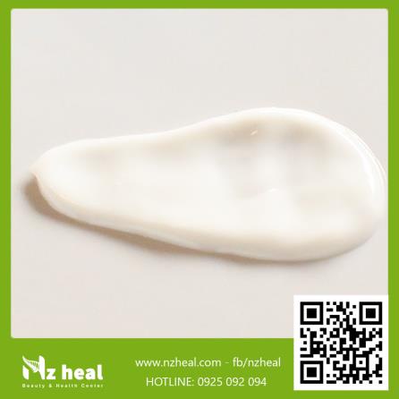 [Hỏa tốc] Sữa rửa mặt nhẹ dịu cho da thiên khô Living Nature Vitalising Cleanser 120ml