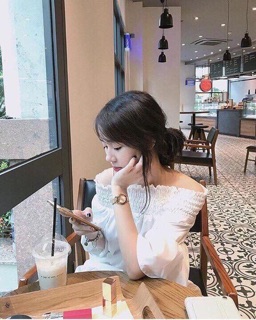Áo trễ vai buộc nơ sau