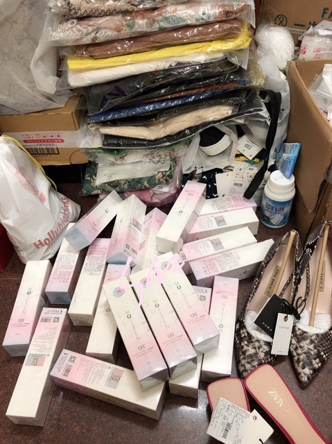 Xịt trắng da UH MOISTENSKIN-HÀNG SẴN | BigBuy360 - bigbuy360.vn