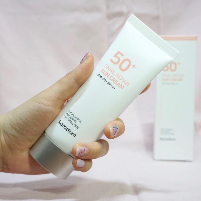 Kem Chống Nắng Nâng Tone Hàn Quốc / Kem Chống Nắng Karadium Snail Repair Sun Cream Spf 50+ Pa+++ 70Ml