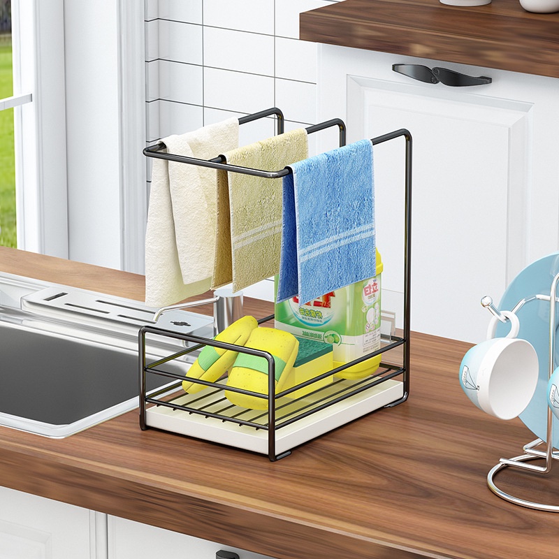 Giá để đồ rửa bát, giá treo khăn lau bếp kèm khay hứng nước thông minh giúp căn bếp được gọn gàng.