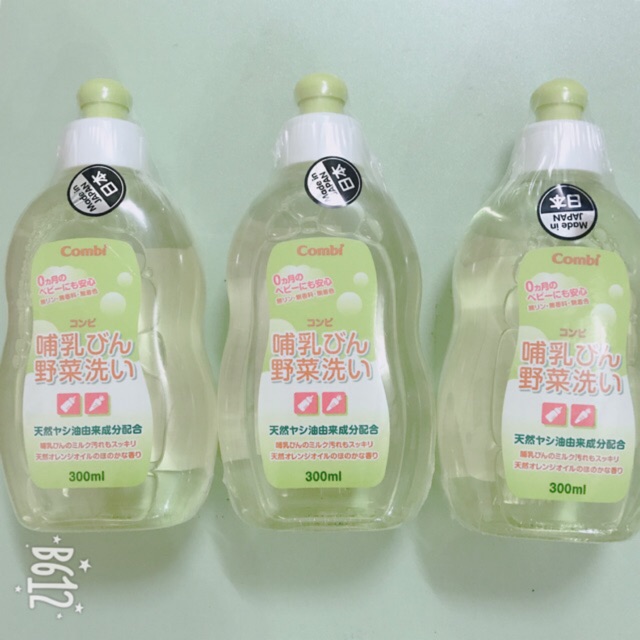 Chai dung dịch rửa bình sữa và rau quả Combi