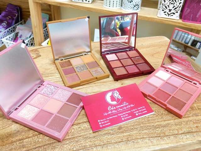 Phấn mắt Hold Live Red Velvet Honey Eyeshadow