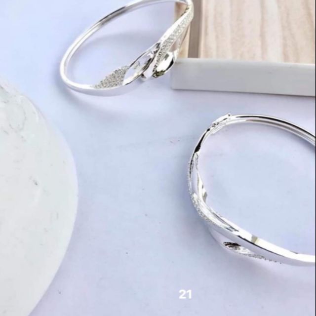 Lắc tay cứng bạc ta mã 21 cho các cô nàng