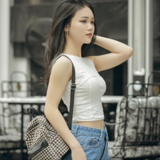 Áo kiểu croptop nữ cổ tròn sát nách ba lỗ có đường may ngực tôn dáng co dãn thoải mái YUNA A018