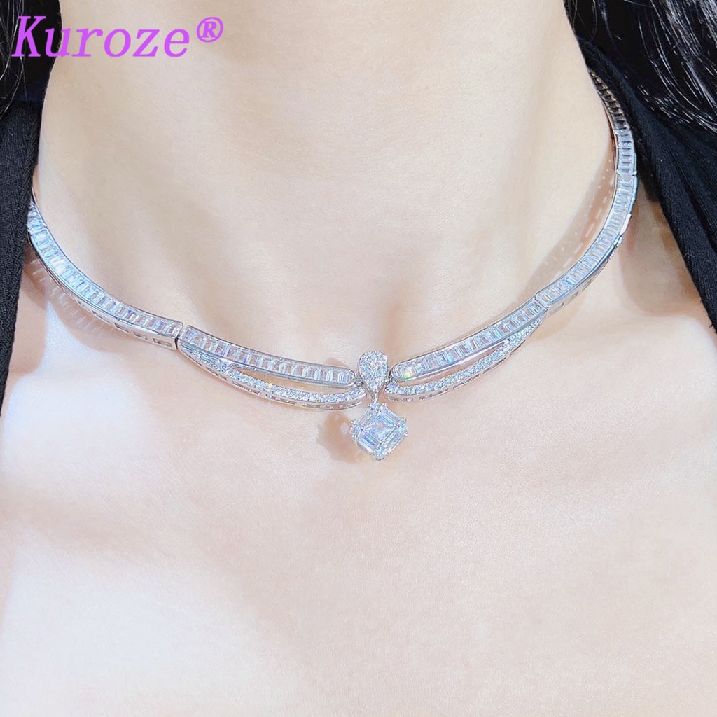 Vòng cổ Mặt Vuông Đính Đá Kim Cương Nhân Tạo Sang Trọng