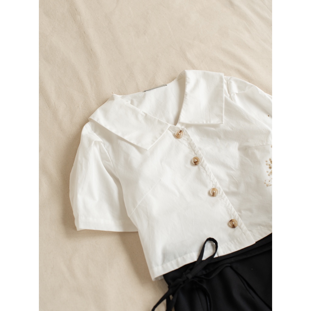 Áo sơ mi croptop cổ sen nhọn MADELEN