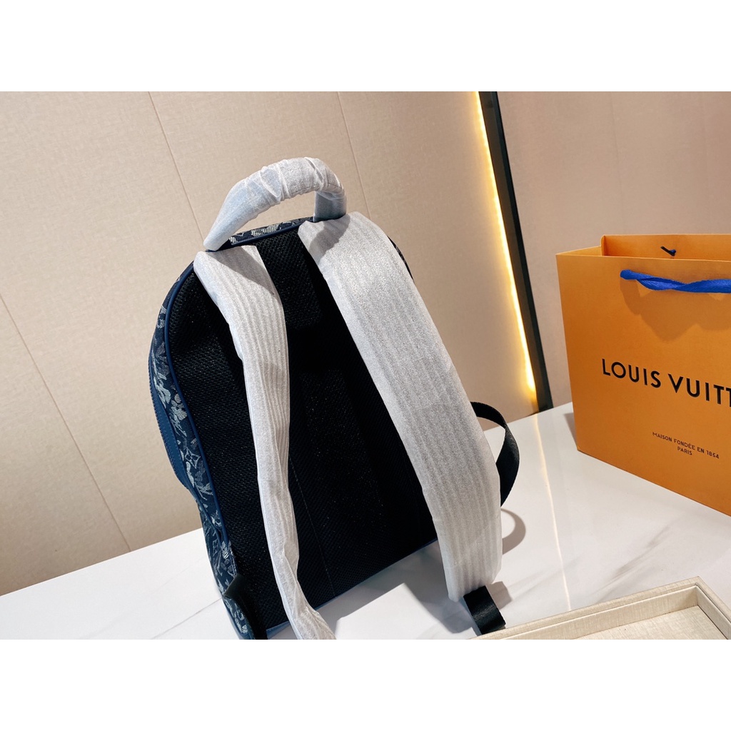 Louis Vuitton spot LV ba lô thể thao / túi thời trang / túi sang trọng dung lượng lớn / túi messenger