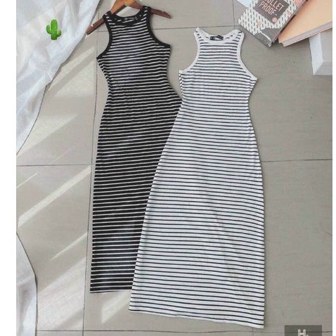 Đầm 3 lỗ form dài tôn dáng siêu xinh