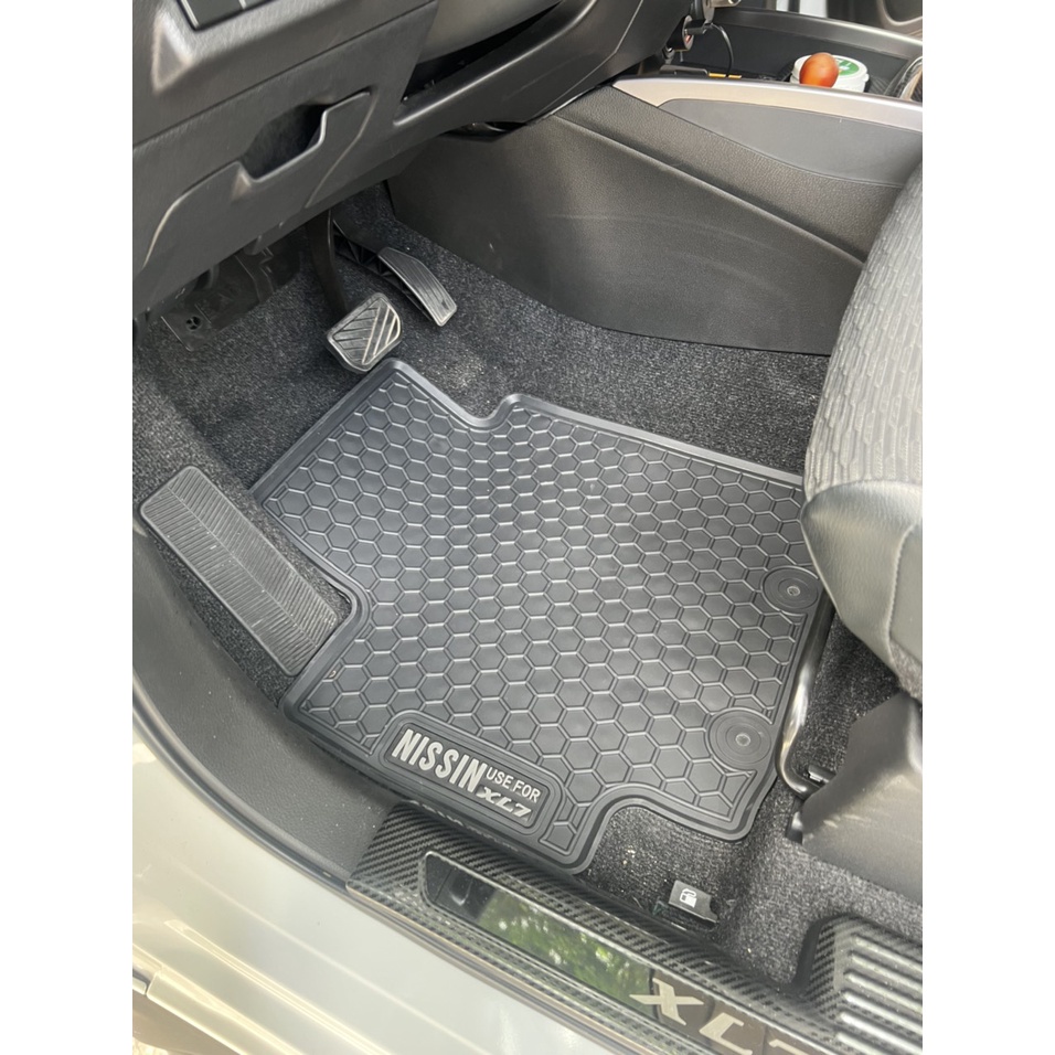 Thảm lót sàn cao su đúc xe Suzuki XL7/ XL-7 mẫu 3 hàng ghế, hàng không mùi cao cấp - Nissin tổ ong