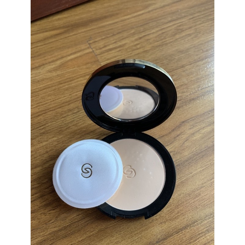 Phấn phủ giordani gold