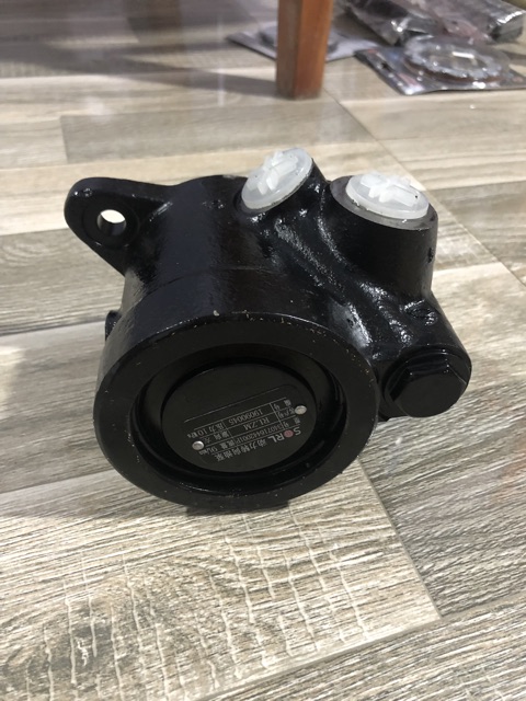 Sản phẩm gia đình làm: Bơm trợ lực lái 90/100E 2 lỗ ren18 SỎL