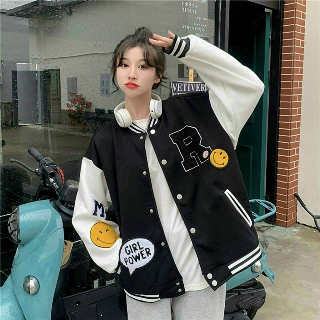 Áo Khoác Bomber Nữ Nút Bấm Logo In Độc Đáo Vải Nỉ Phối Màu Phong Cách Siêu Cute