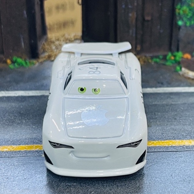 Hobby Store xe mô hình Tomica Disney Pixars Cars Mac iCar