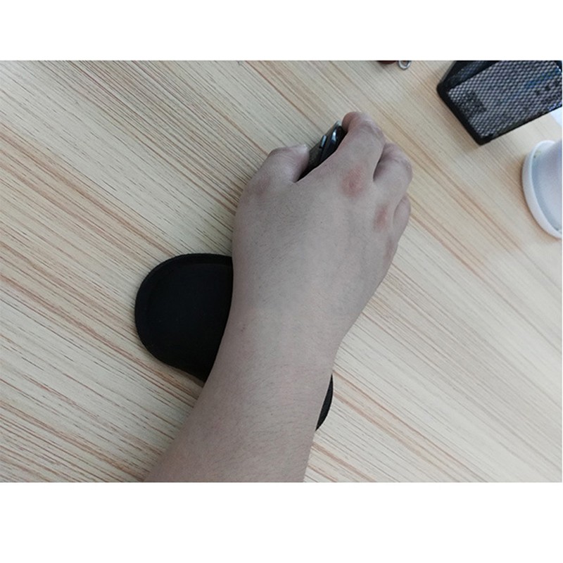 Đệm tựa cổ tay khi dùng chuột làm bằng mút hoạt tính