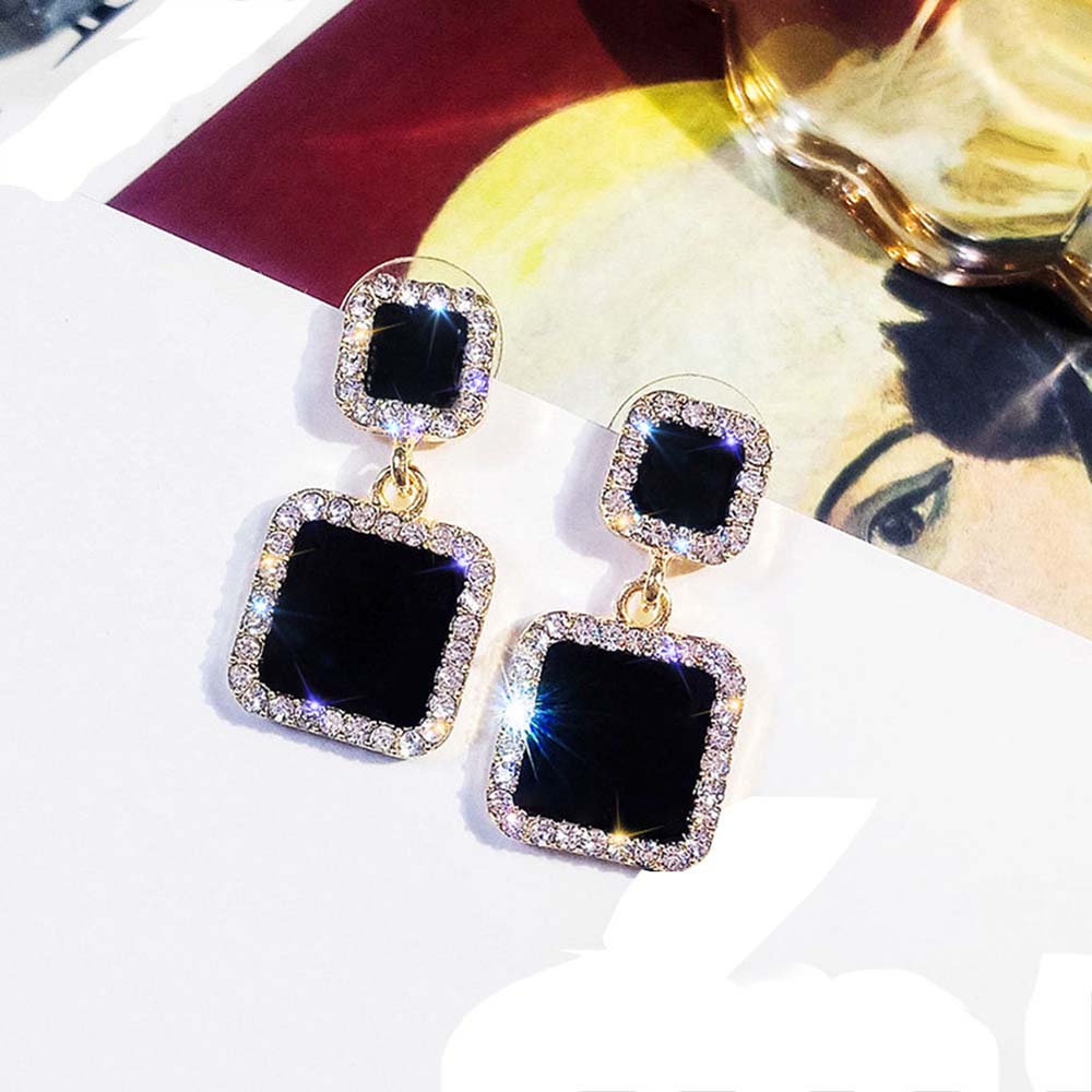 Khuyên Tai Nữ Trang Tạo Hình Độc Đáo