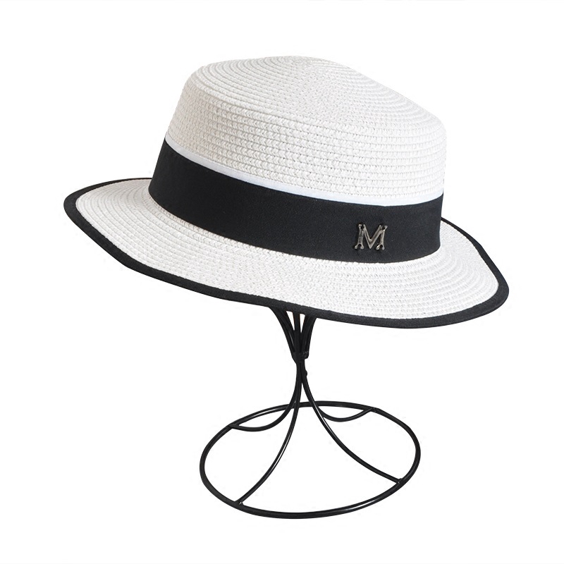 Lovely and cute white wide-brimmed sedge hat for women