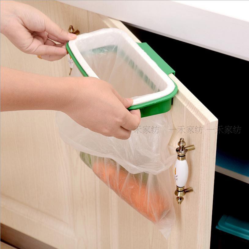 Giá đỡ treo túi đựng rác trong nhà bếp