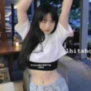 Áo thun croptop groundbreaking 1974