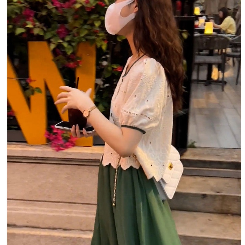 Set Áo Sơ Mi Tay Phồng + Chân Váy Màu Xanh Lá Thiết Kế Mới Đơn Giản Thời Trang Dành Cho Nữ